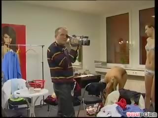 독일의 작고 보기 흉한 사람 방 footage