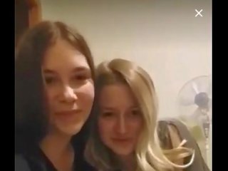 [periscope] الأوكرانية في سن المراهقة الفتيات ممارسة المداعبة